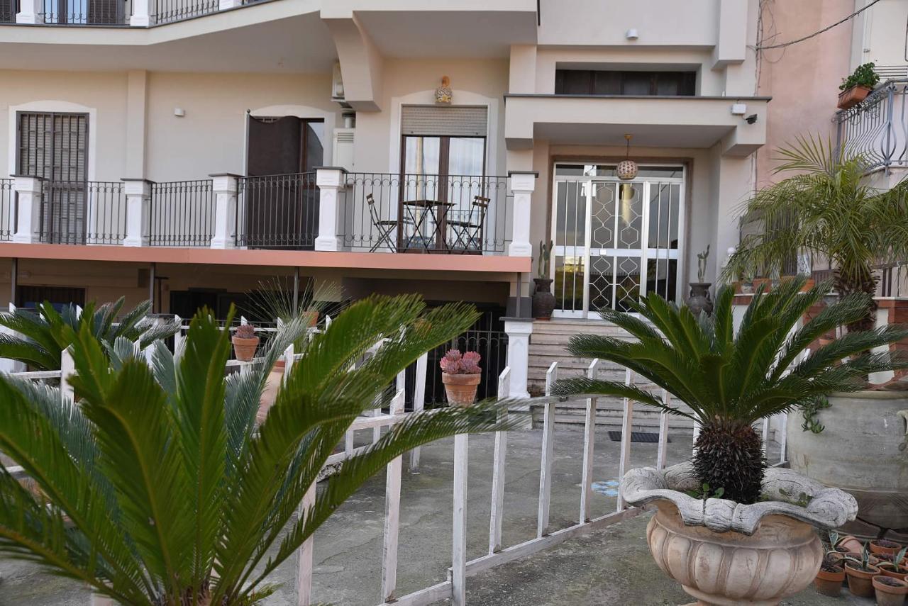 B&B Le Cycas Castellammare di Stabia Exterior photo