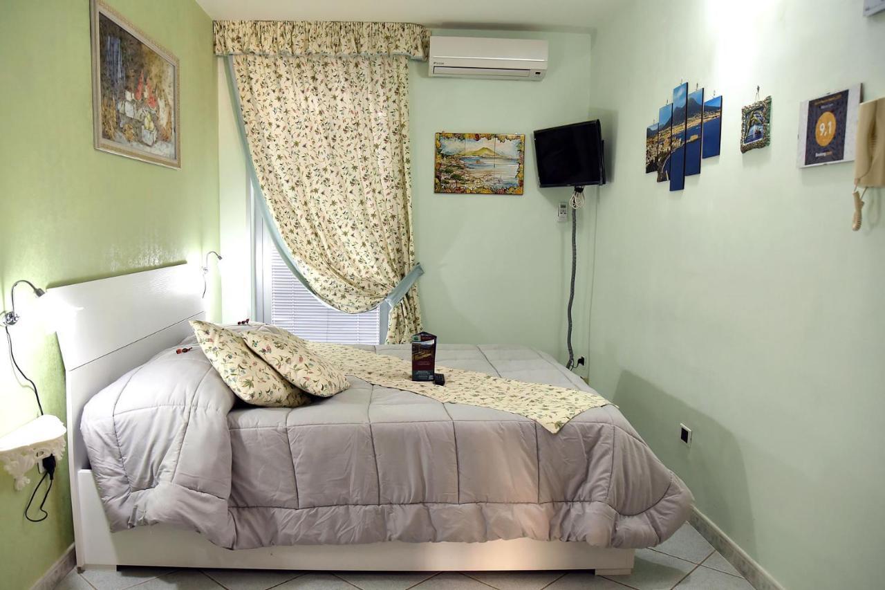 B&B Le Cycas Castellammare di Stabia Exterior photo