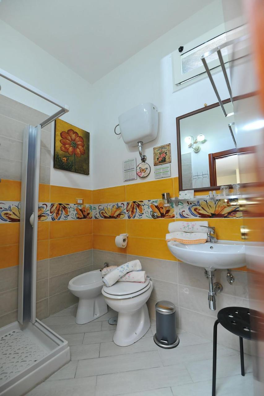 B&B Le Cycas Castellammare di Stabia Exterior photo